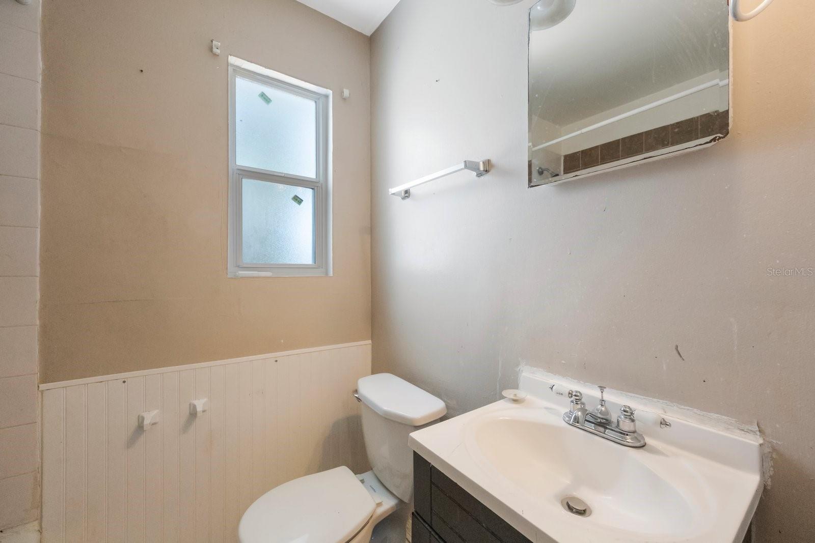 Image 4 of 32 For 513 88th Avenue N