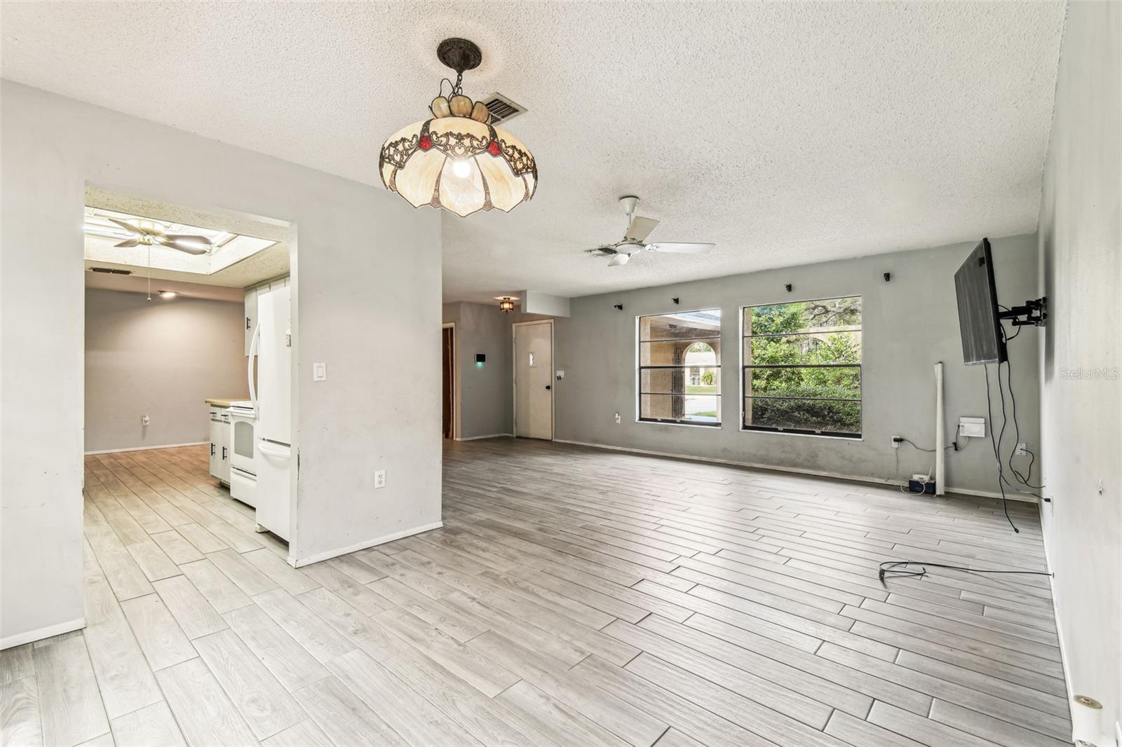 Image 11 of 40 For 2410 Covington Avenue