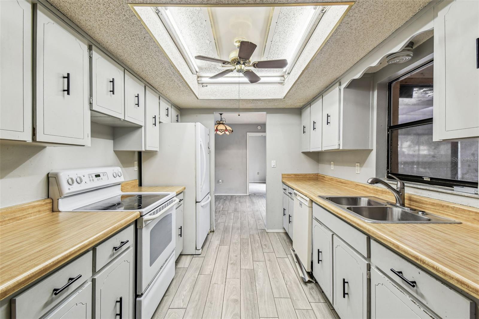 Image 14 of 40 For 2410 Covington Avenue