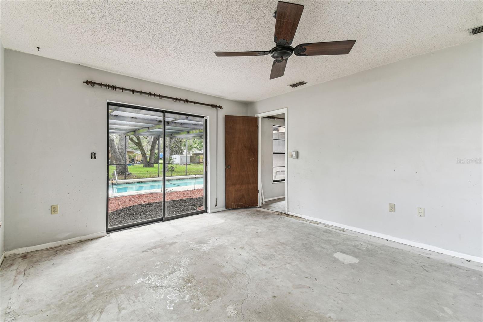 Image 19 of 40 For 2410 Covington Avenue