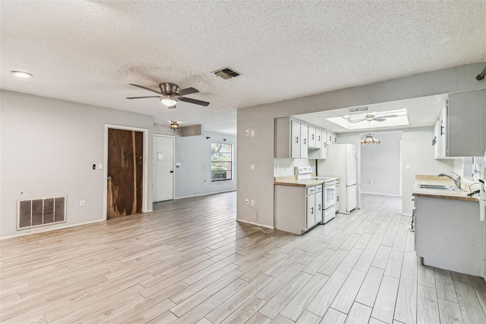 Image 22 of 40 For 2410 Covington Avenue