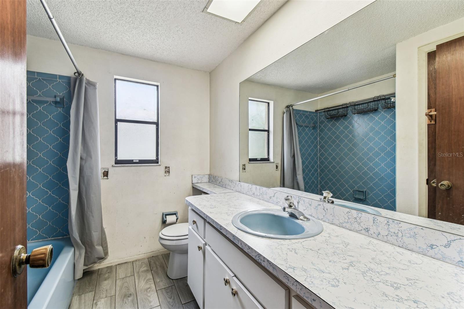 Image 26 of 40 For 2410 Covington Avenue