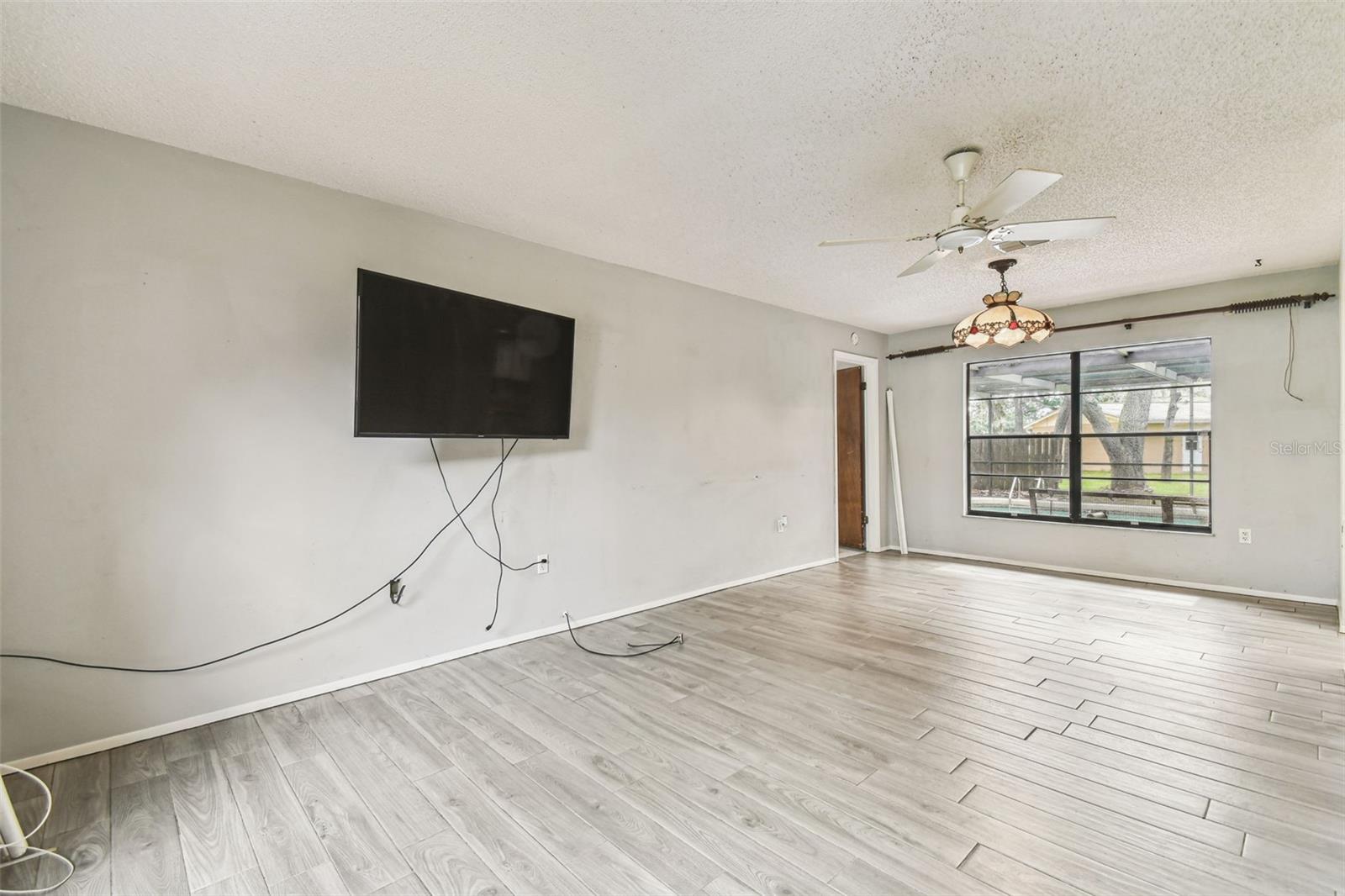 Image 9 of 40 For 2410 Covington Avenue