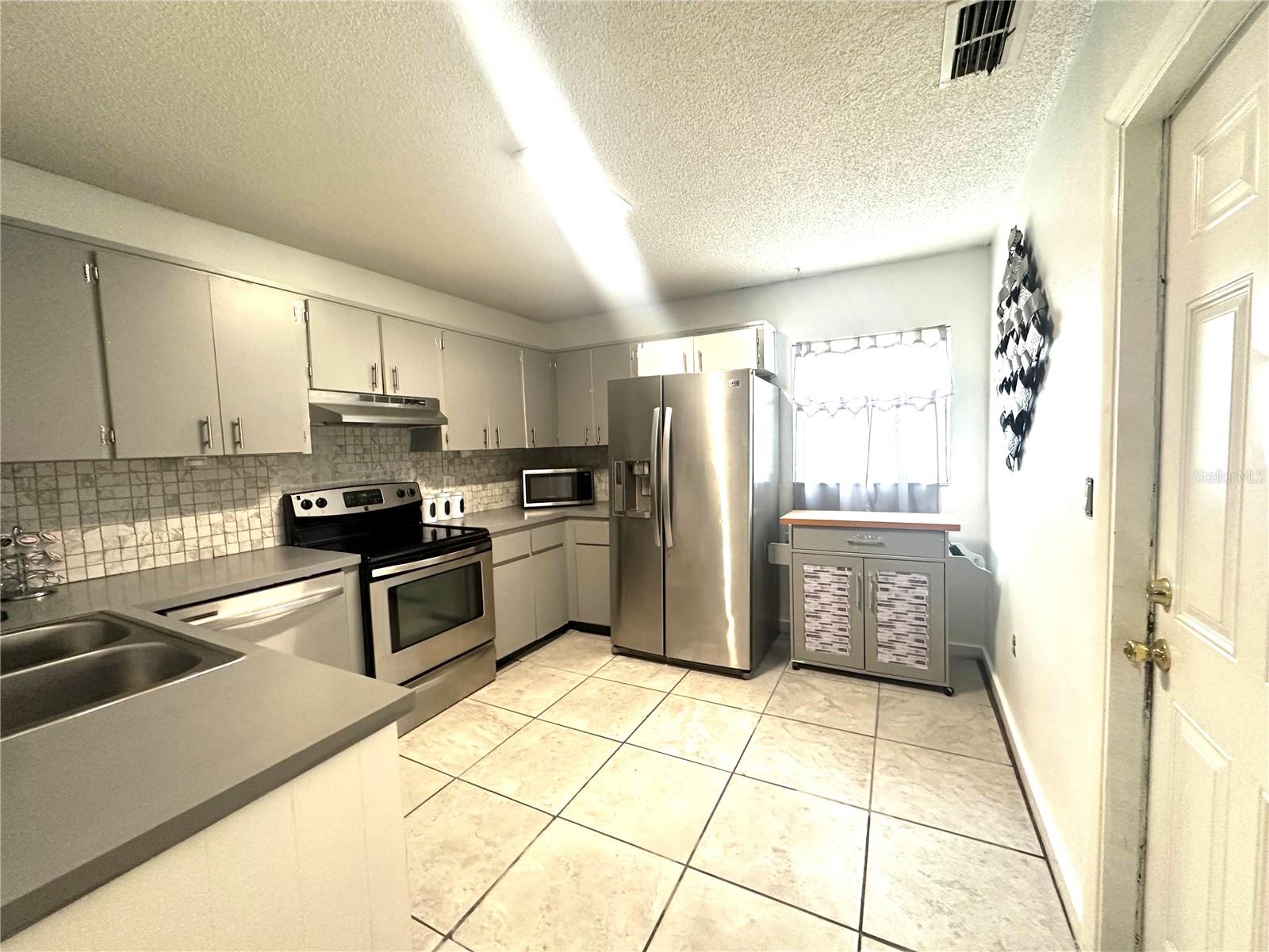 Image 2 of 25 For 13100 Serpentine Drive
