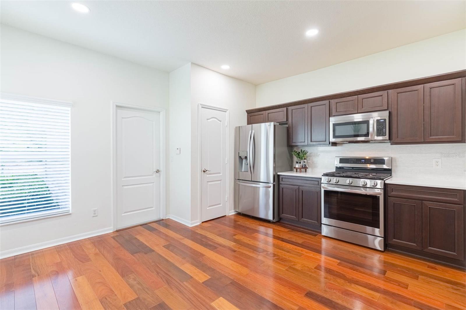 Listing photo id 9 for 20403 Sultana Court