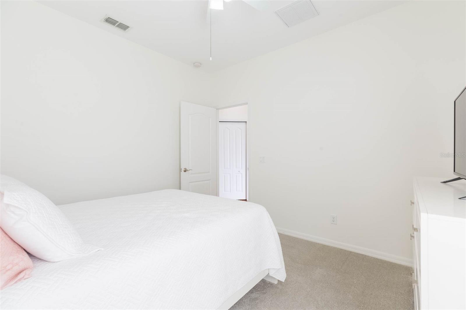 Listing photo id 21 for 20403 Sultana Court