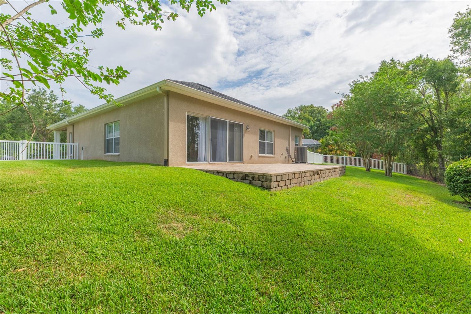 Listing photo id 27 for 20403 Sultana Court