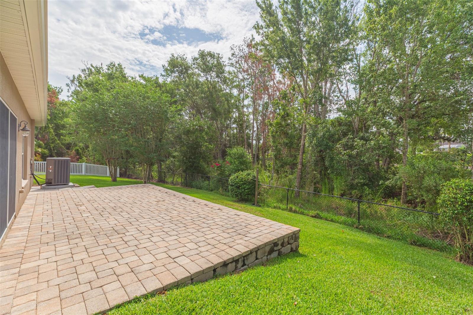 Listing photo id 28 for 20403 Sultana Court