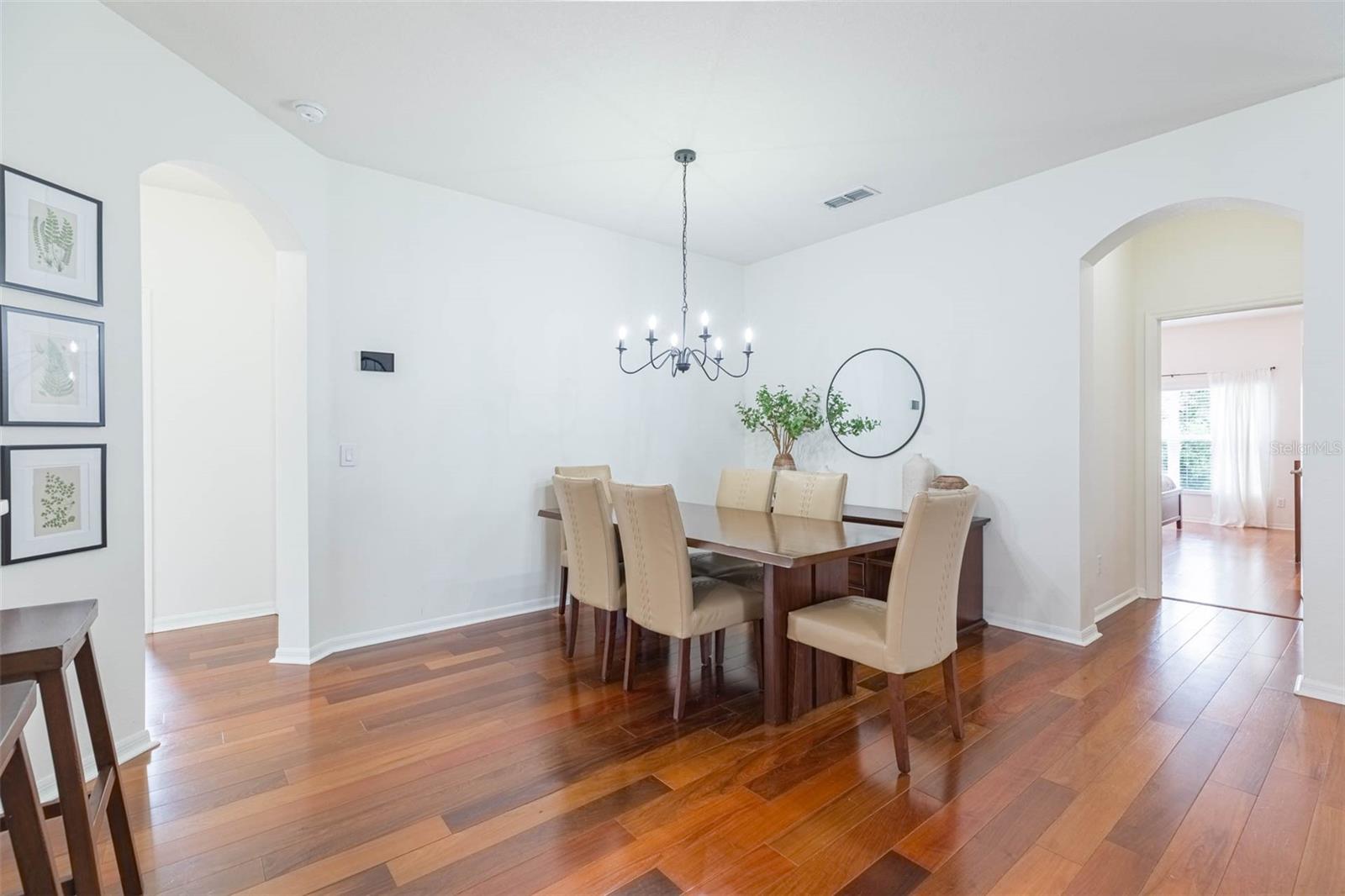 Listing photo id 7 for 20403 Sultana Court