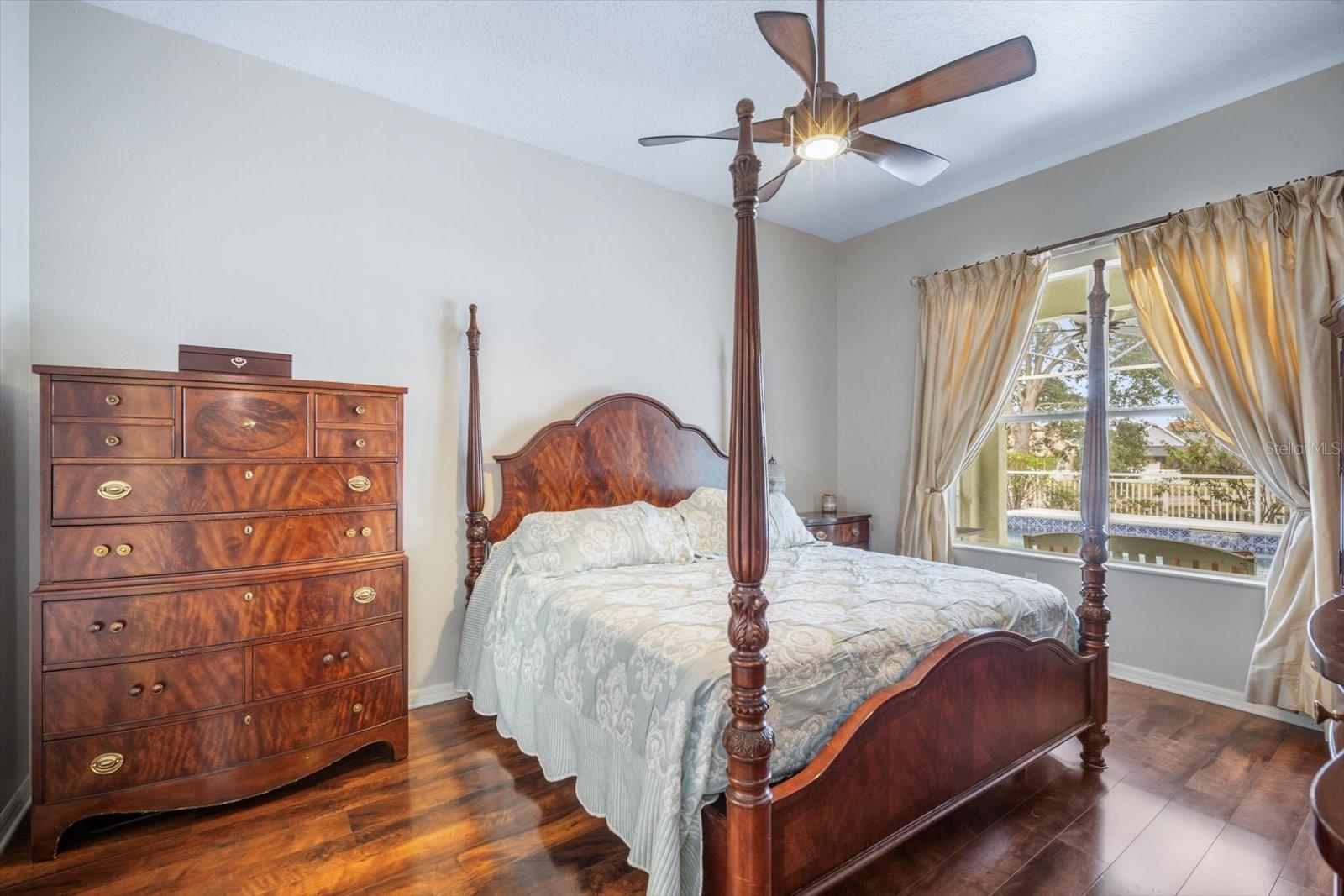 Listing photo id 10 for 10709 Rockledge View Drive