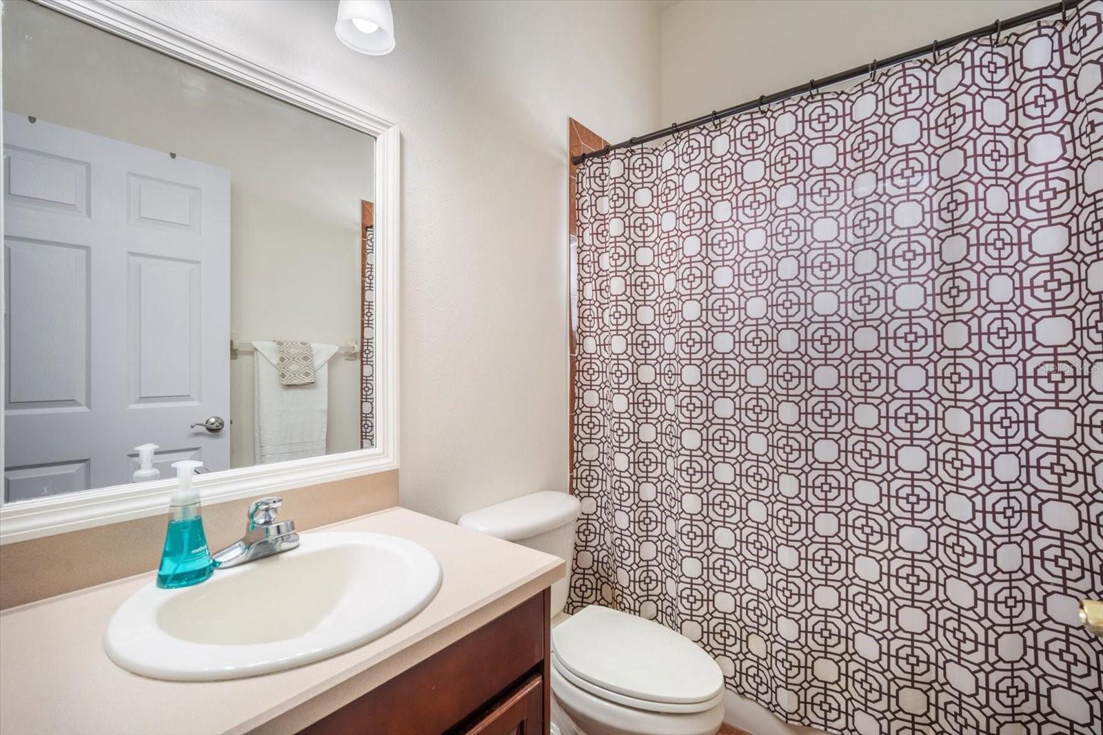 Listing photo id 13 for 10709 Rockledge View Drive