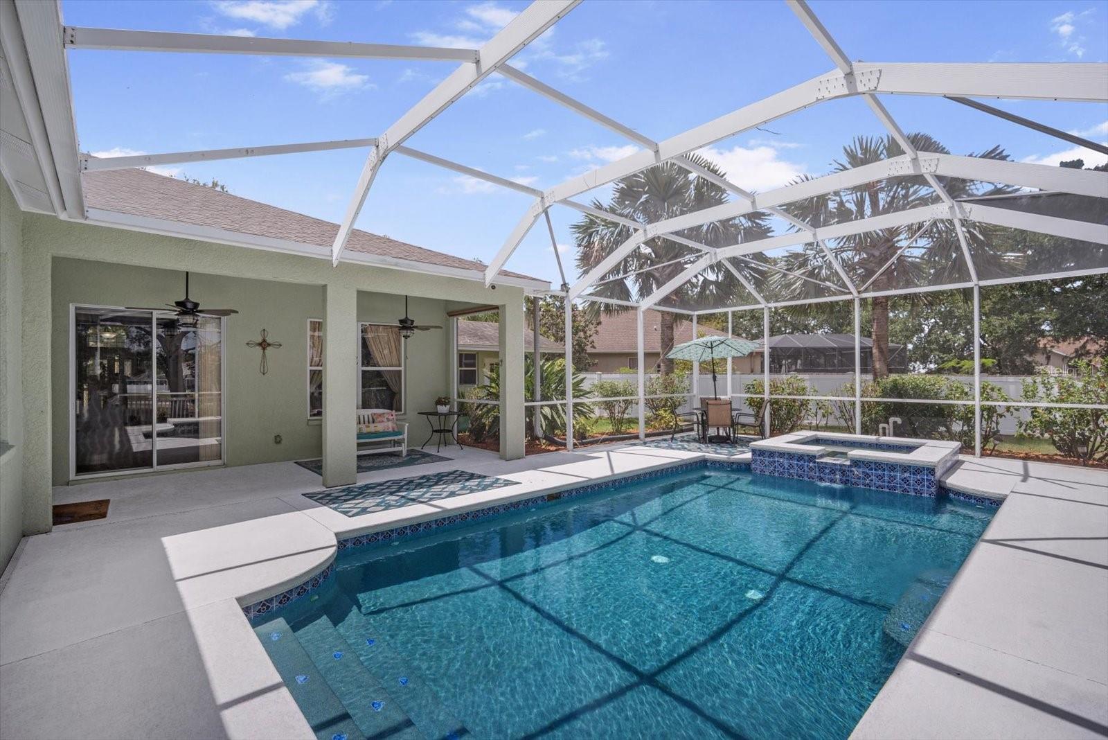 Listing photo id 17 for 10709 Rockledge View Drive