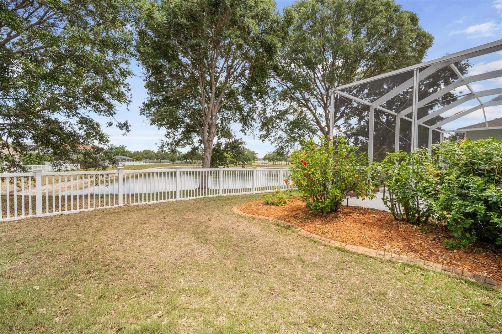 Listing photo id 18 for 10709 Rockledge View Drive