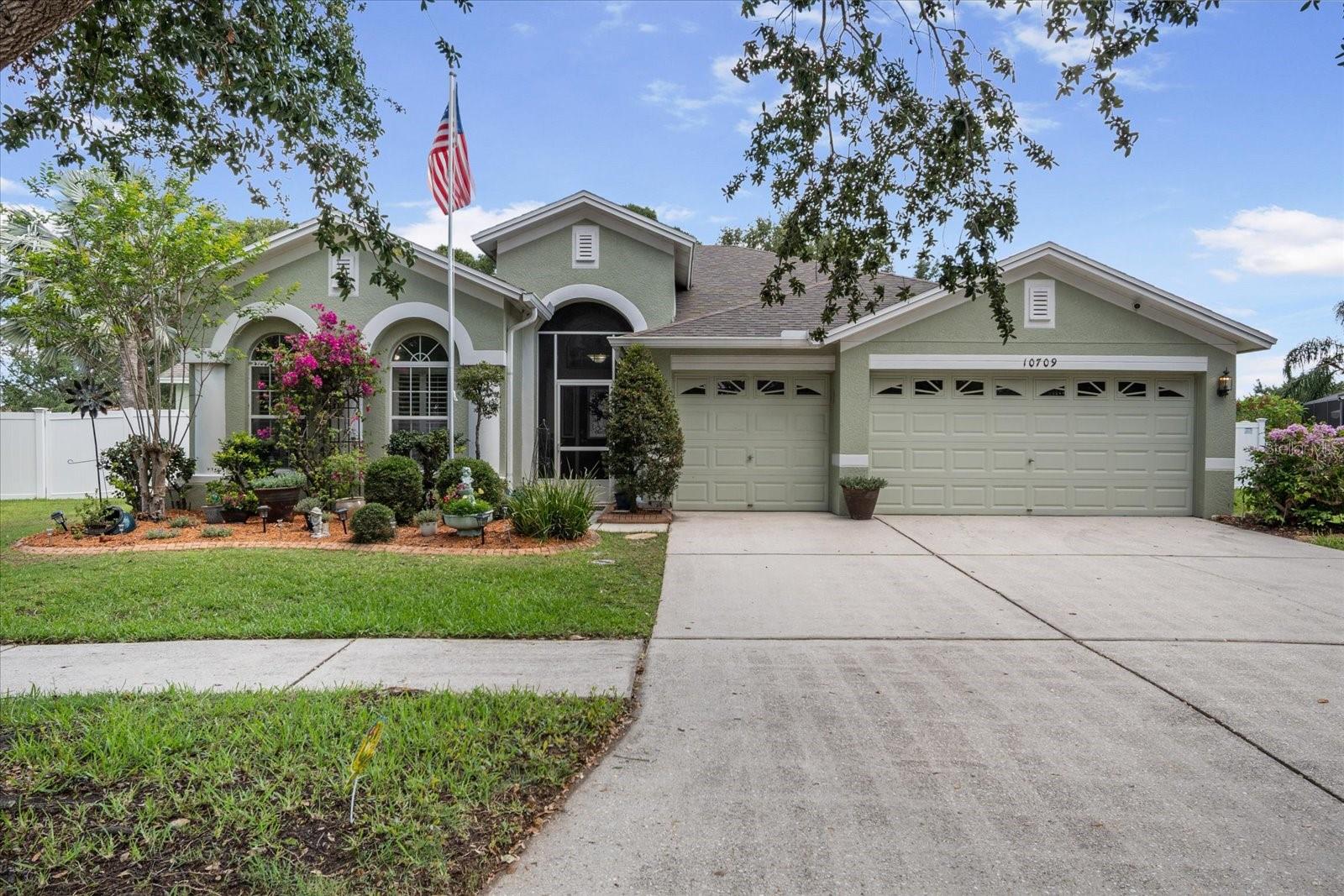 Listing photo id 23 for 10709 Rockledge View Drive