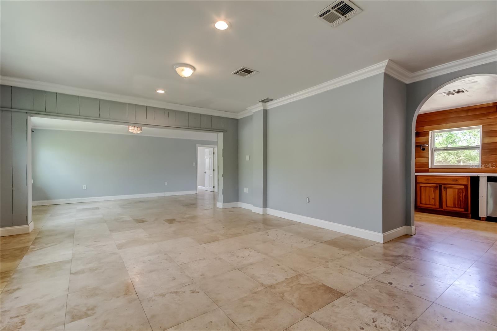 Image 10 of 55 For 1242 Bermuda Street
