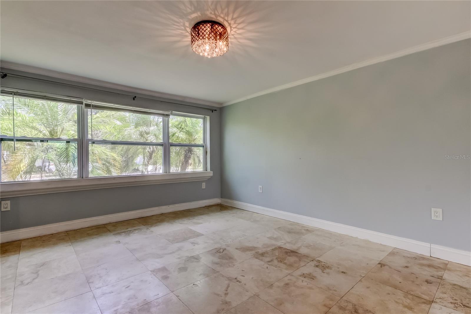 Image 11 of 55 For 1242 Bermuda Street