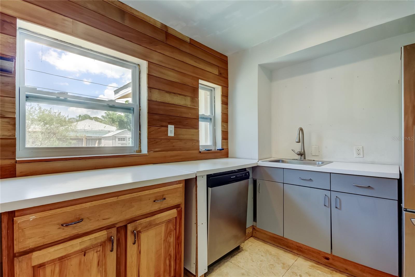 Image 15 of 55 For 1242 Bermuda Street