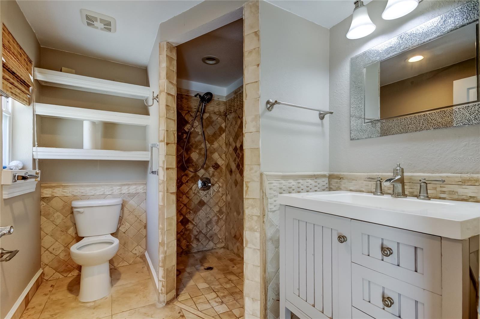 Image 22 of 55 For 1242 Bermuda Street