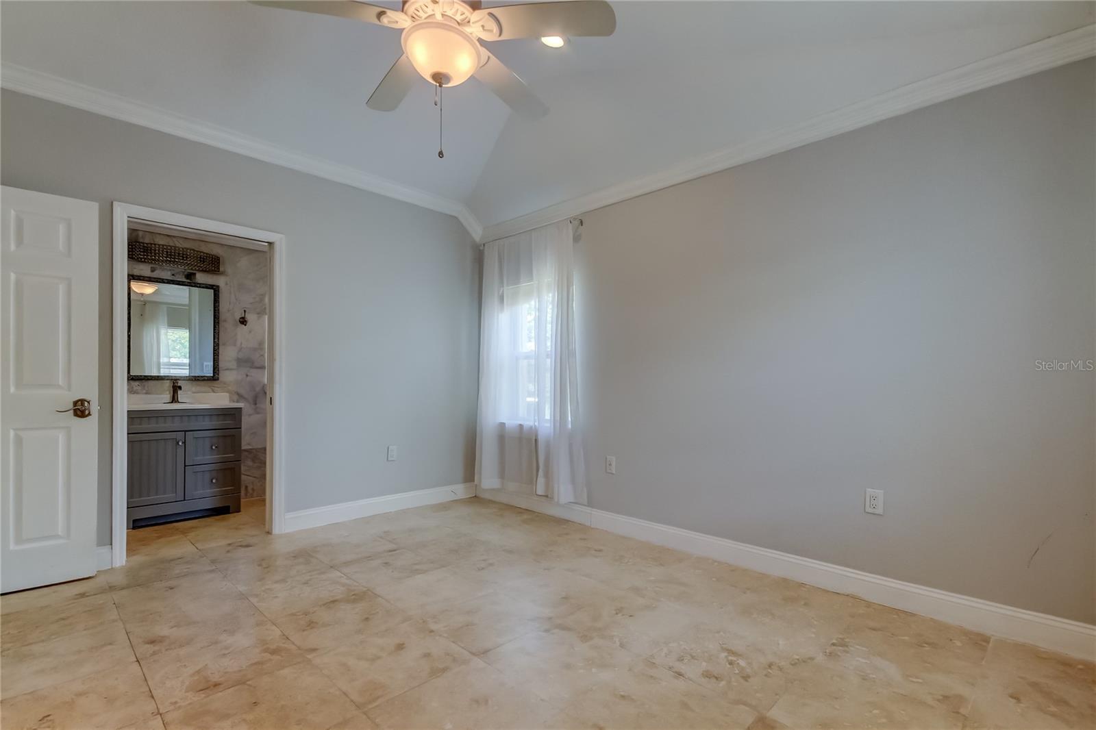 Image 33 of 55 For 1242 Bermuda Street