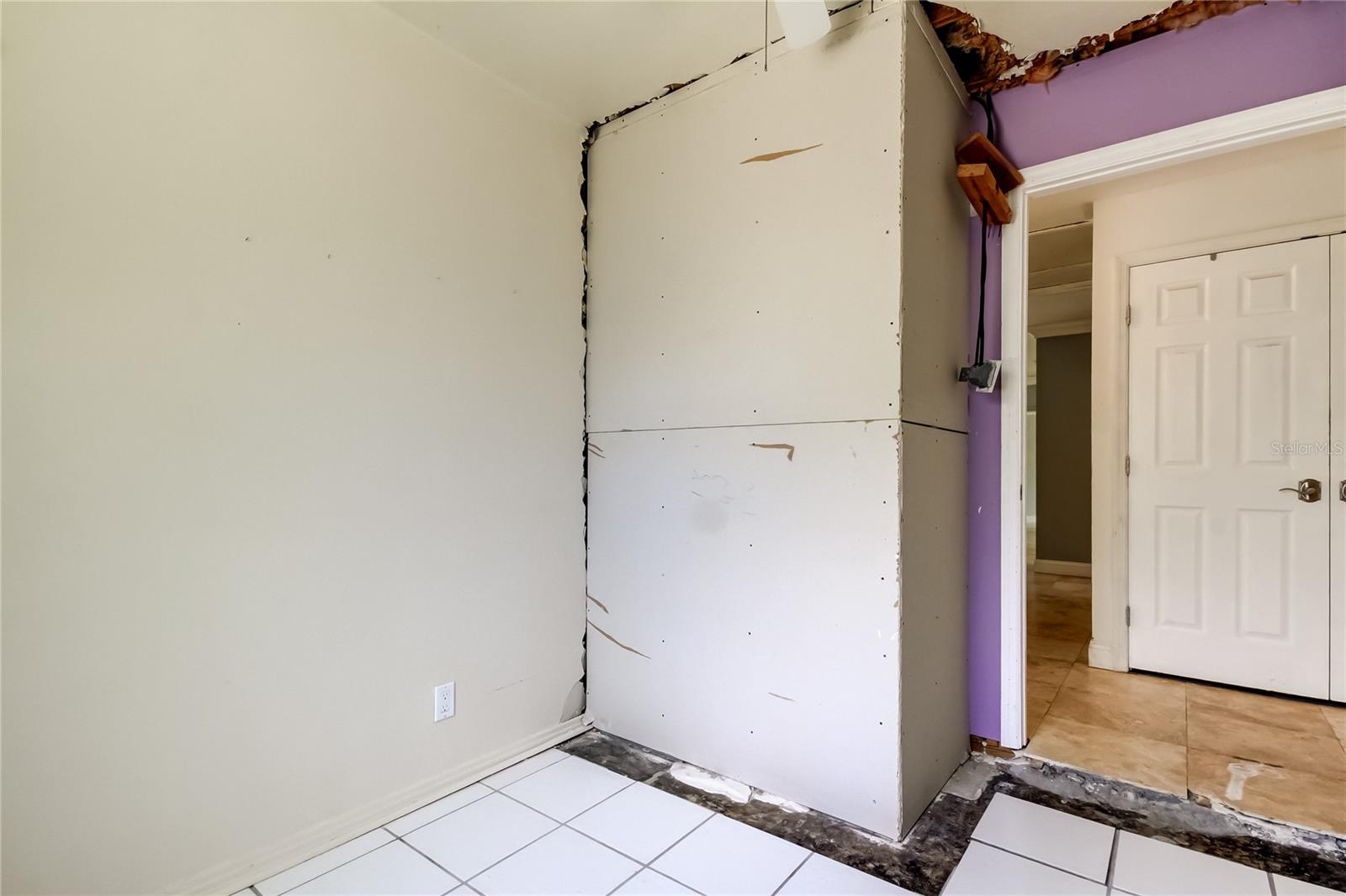 Image 37 of 55 For 1242 Bermuda Street