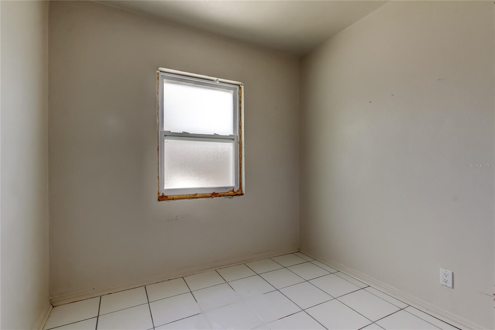 Image 38 of 55 For 1242 Bermuda Street