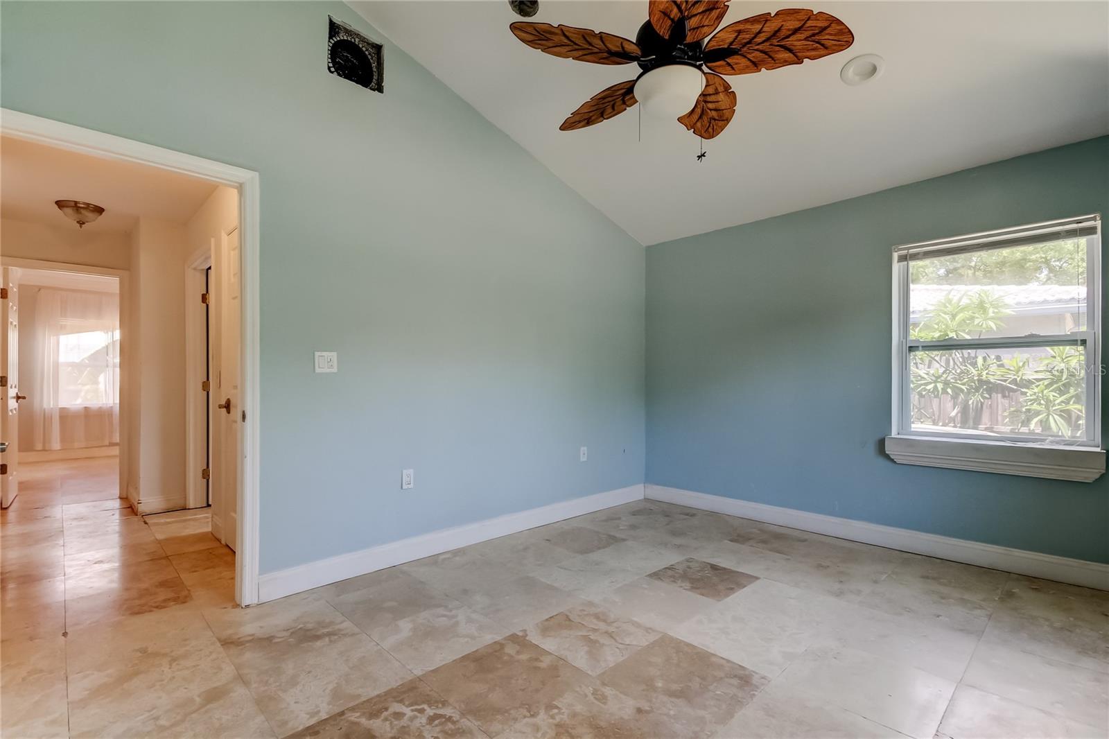 Image 39 of 55 For 1242 Bermuda Street