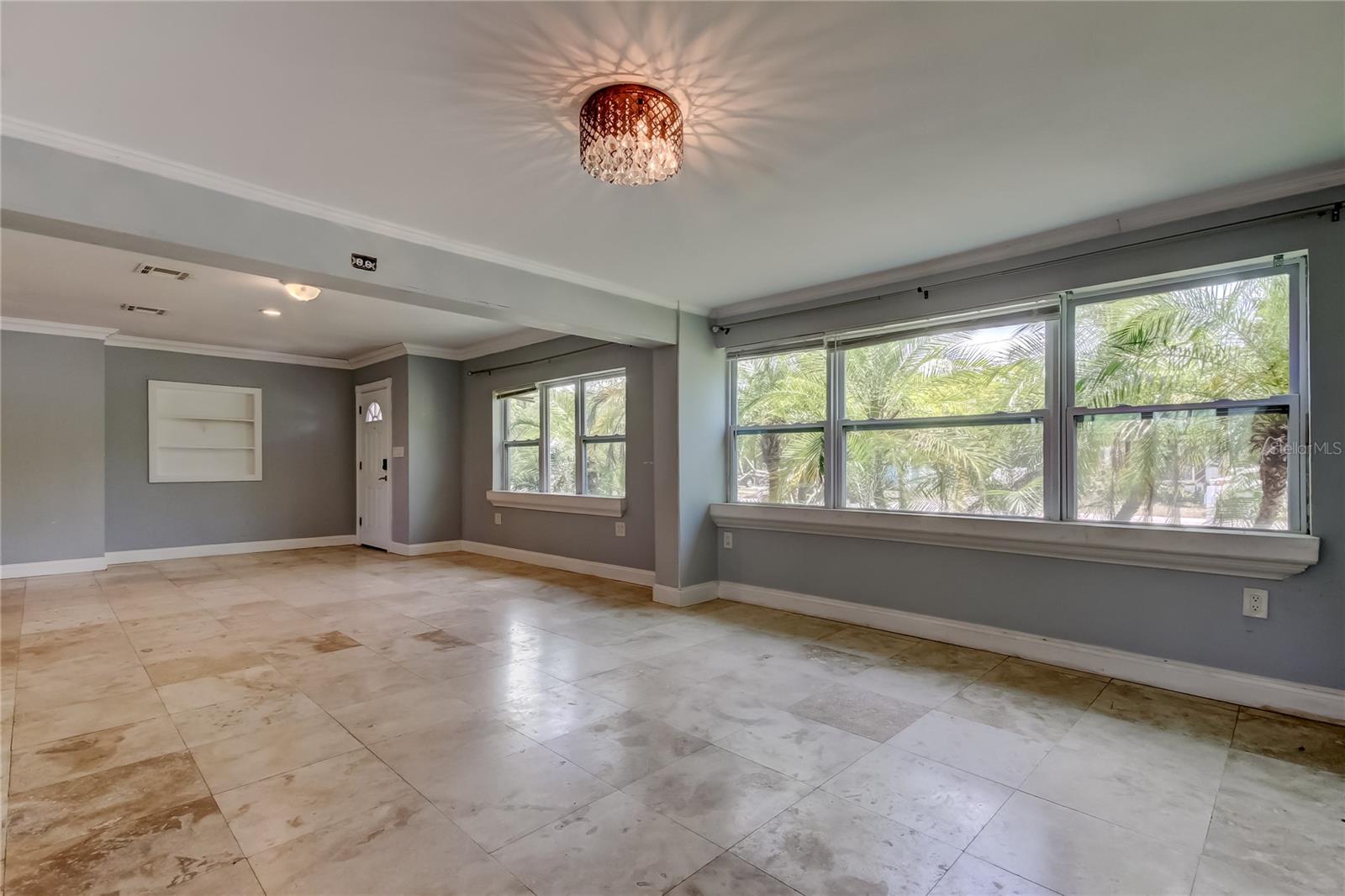 Image 4 of 55 For 1242 Bermuda Street