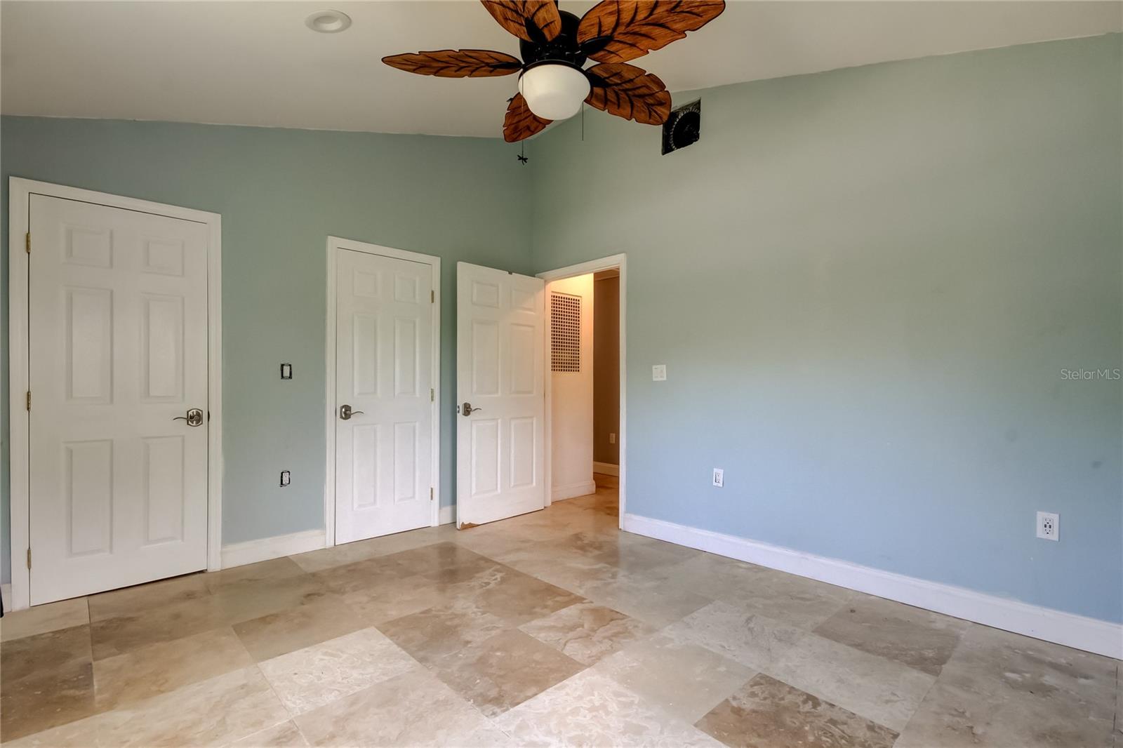 Image 40 of 55 For 1242 Bermuda Street
