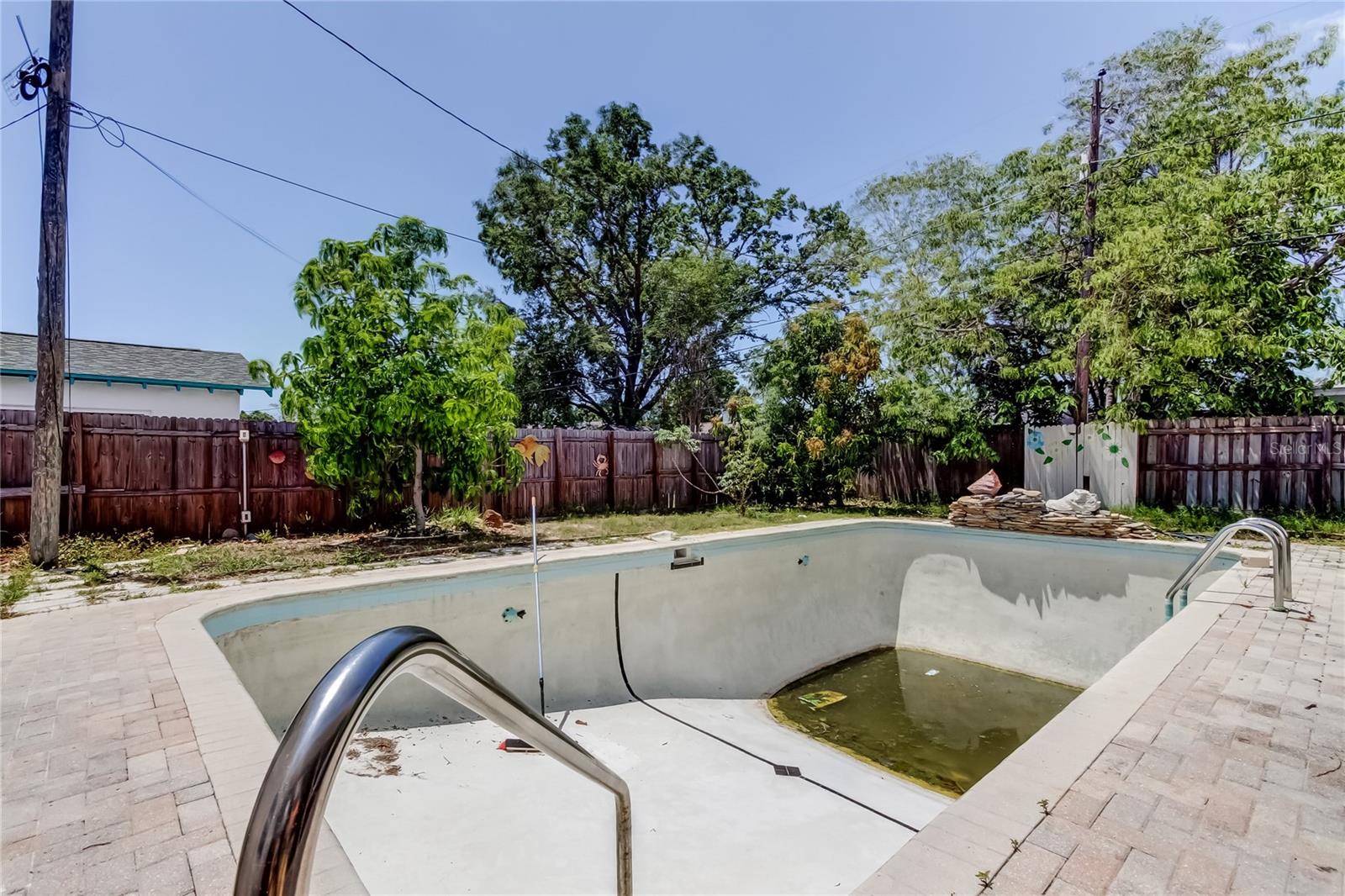 Image 43 of 55 For 1242 Bermuda Street