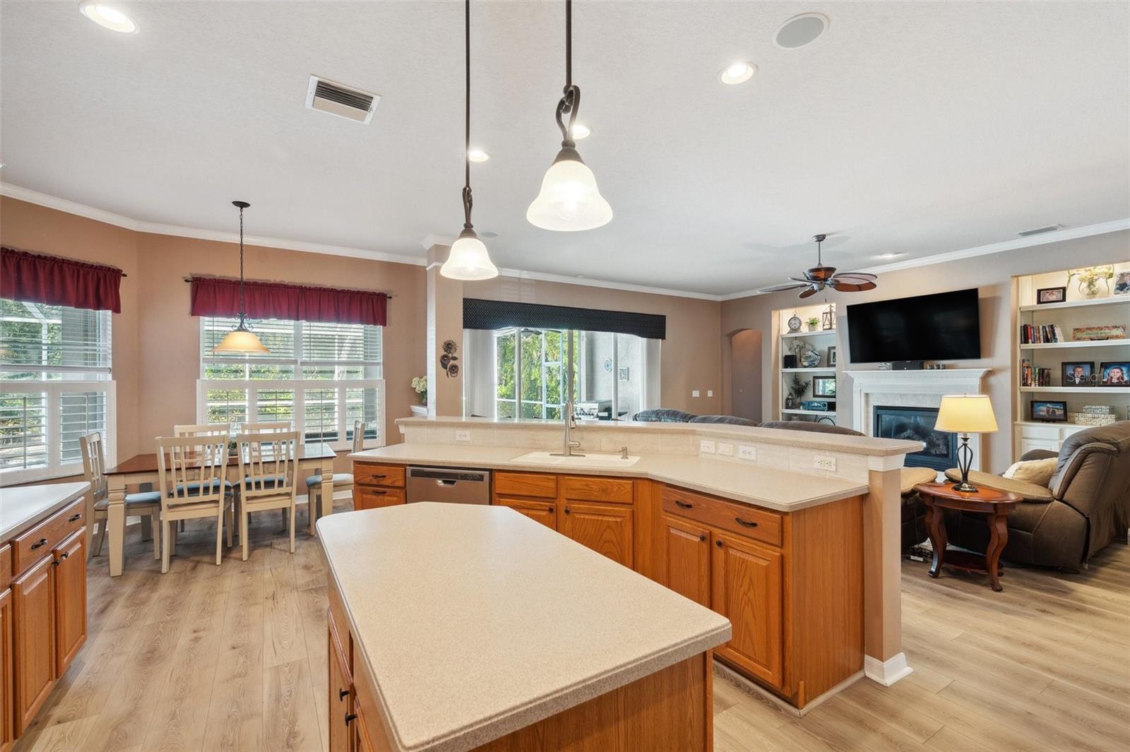 Image 14 of 68 For 5704 Eaglemount Circle