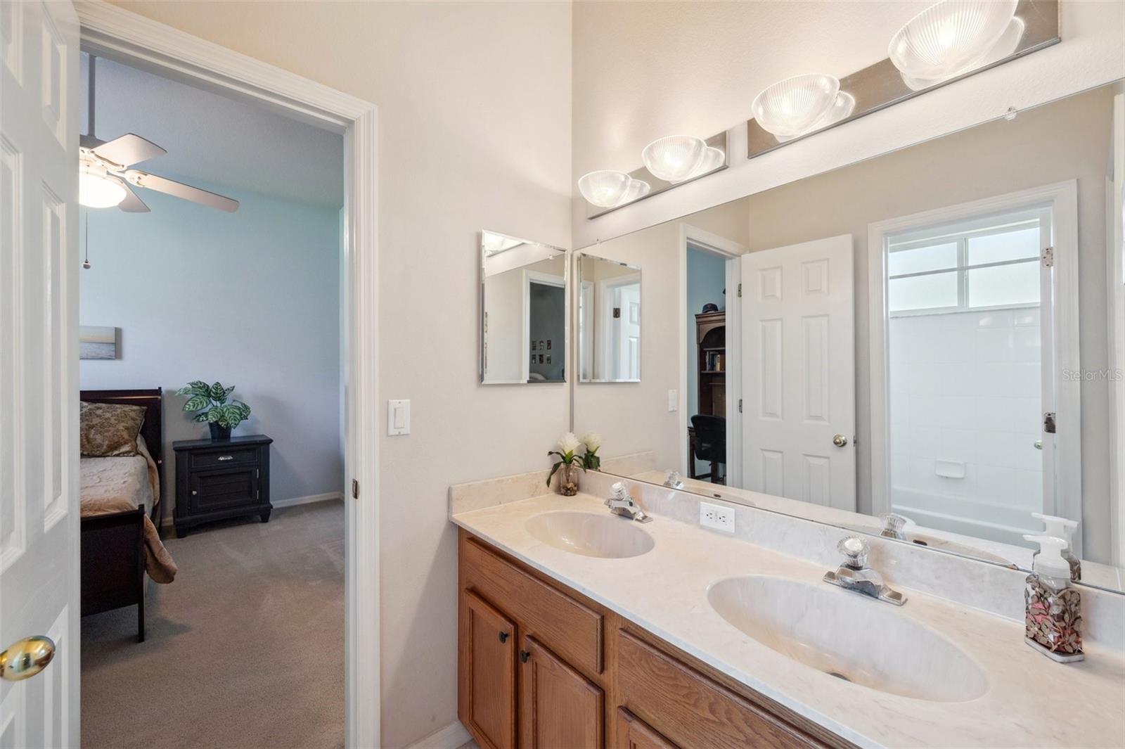 Image 35 of 68 For 5704 Eaglemount Circle
