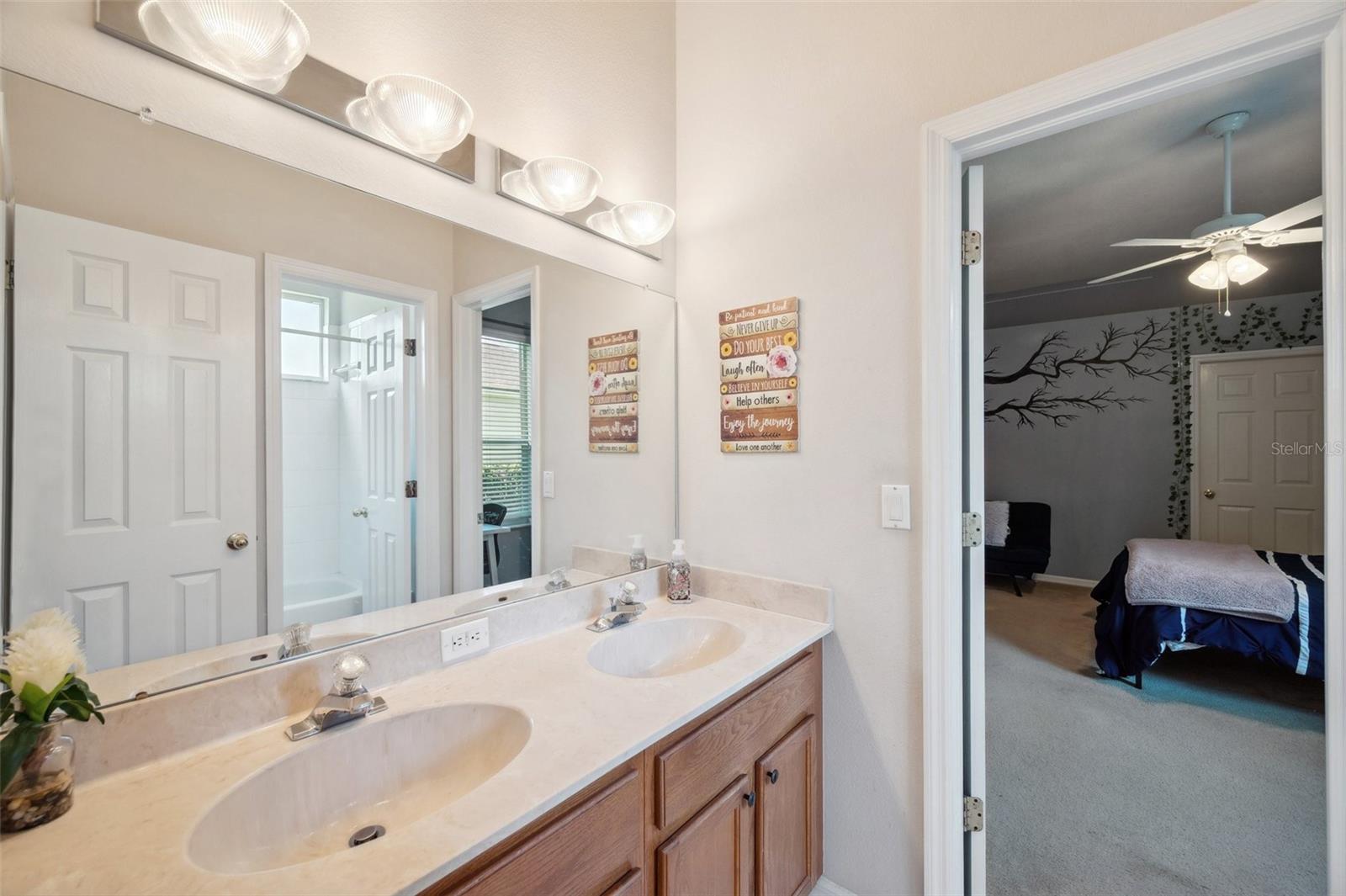 Image 36 of 68 For 5704 Eaglemount Circle