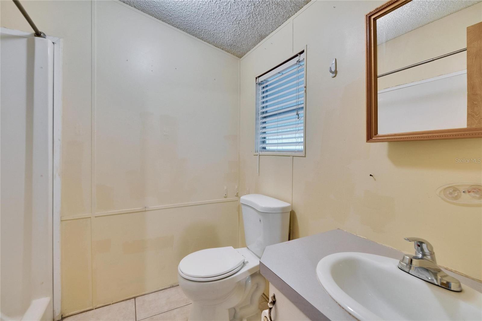 Image 14 of 28 For 1051 Hawthorn Street