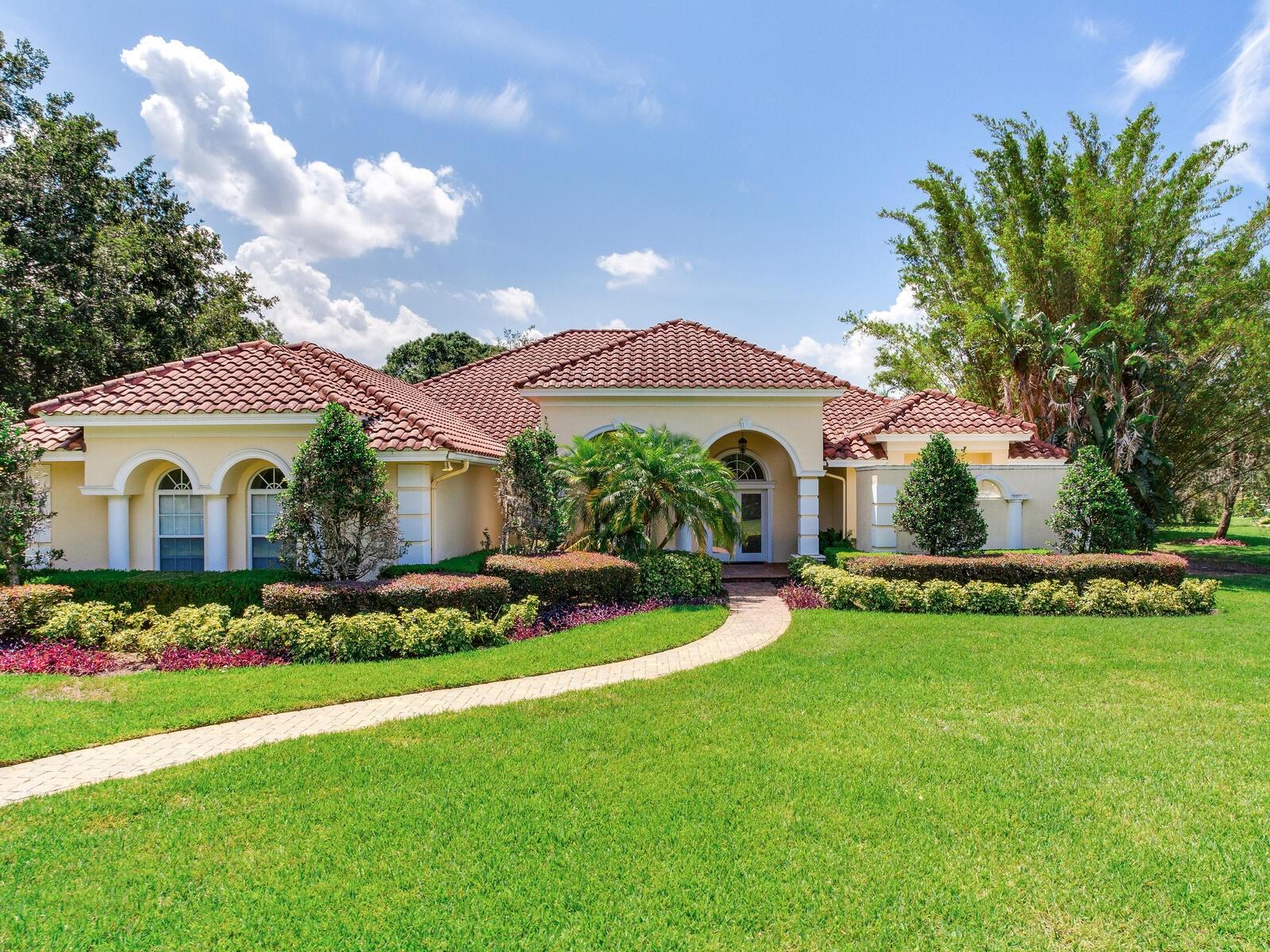 Listing photo id 10 for 10504 Echo Lake Drive