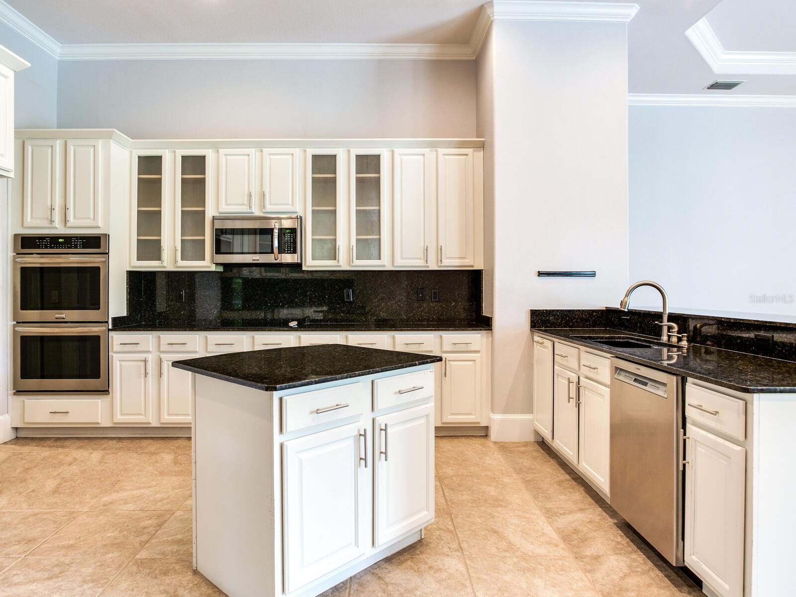 Listing photo id 37 for 10504 Echo Lake Drive