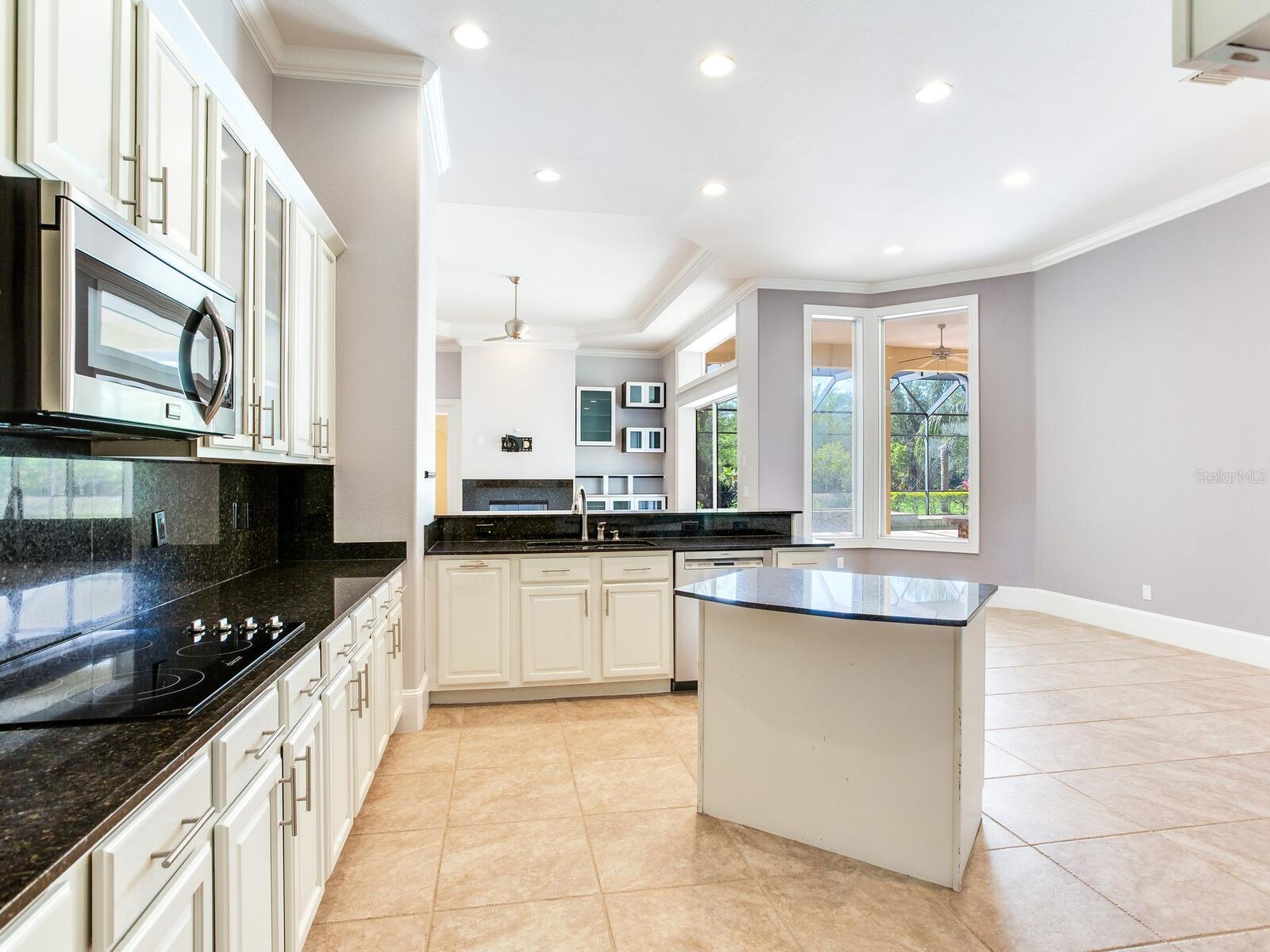 Listing photo id 40 for 10504 Echo Lake Drive