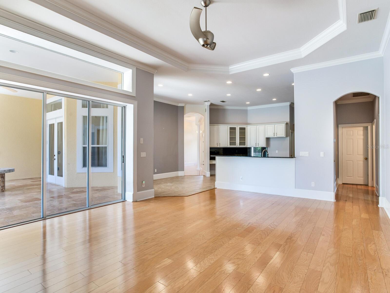 Listing photo id 48 for 10504 Echo Lake Drive