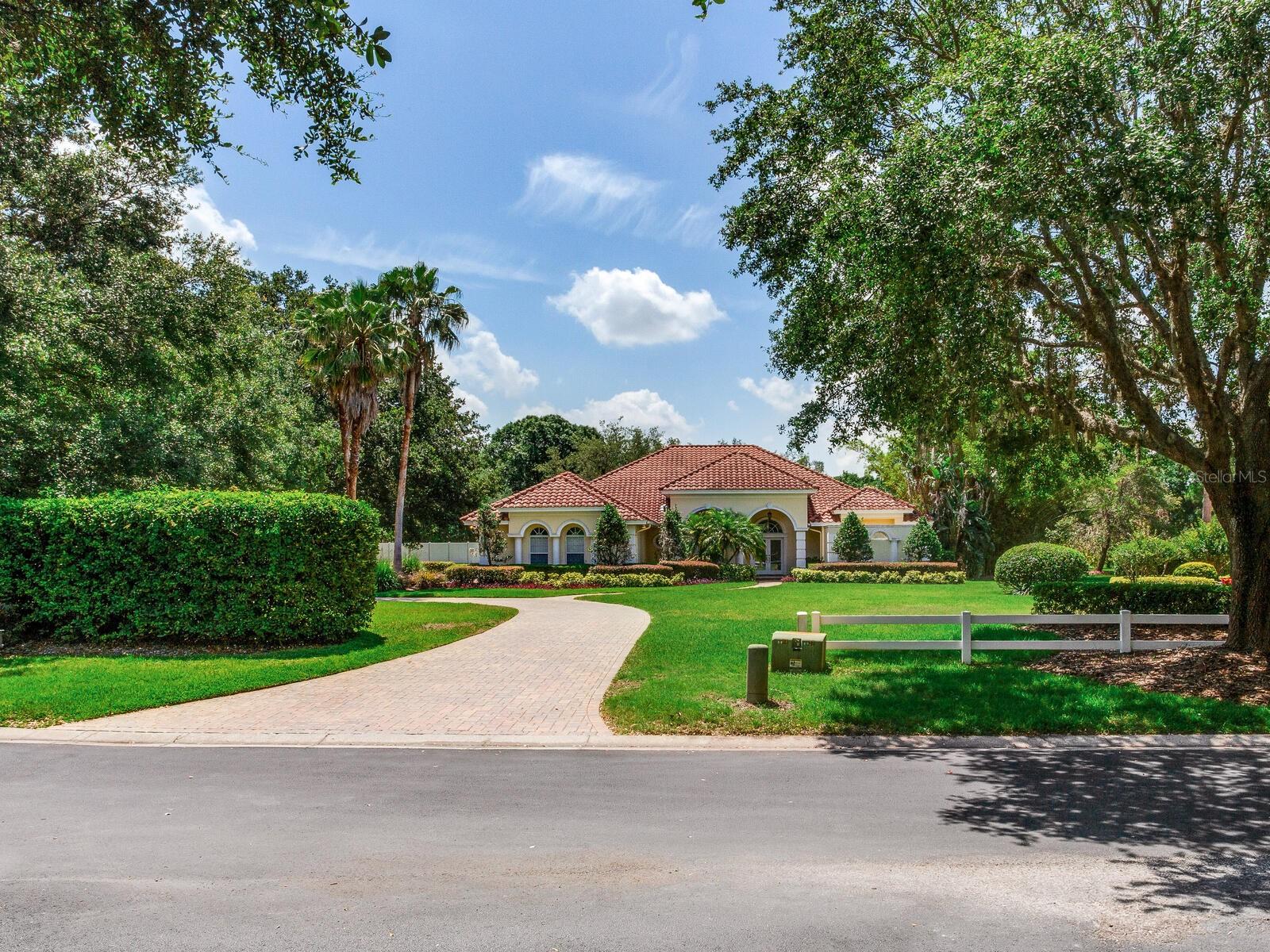 Listing photo id 79 for 10504 Echo Lake Drive