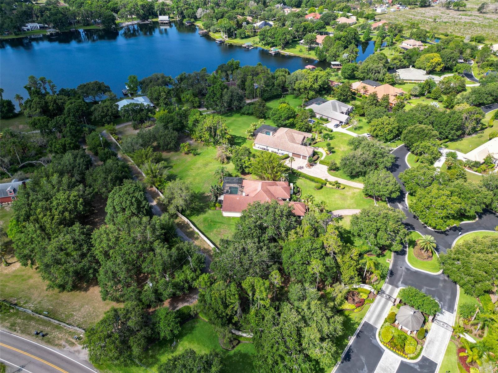 Listing photo id 91 for 10504 Echo Lake Drive