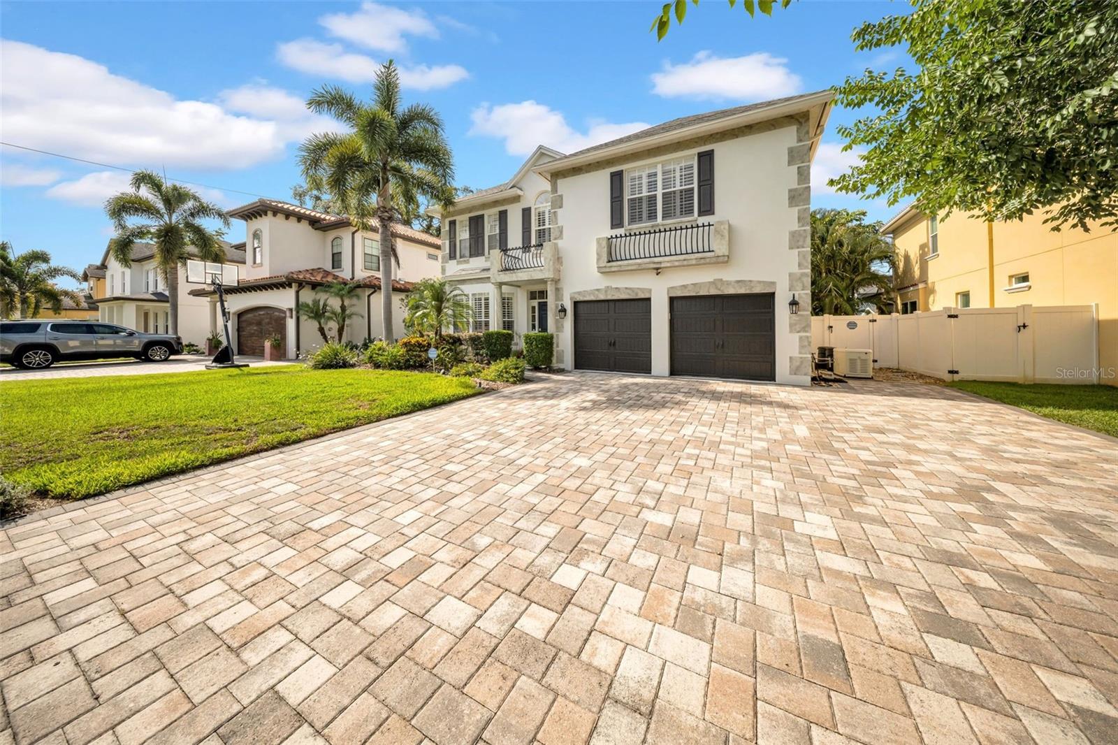 Image 2 of 86 For 3903 De Leon Street