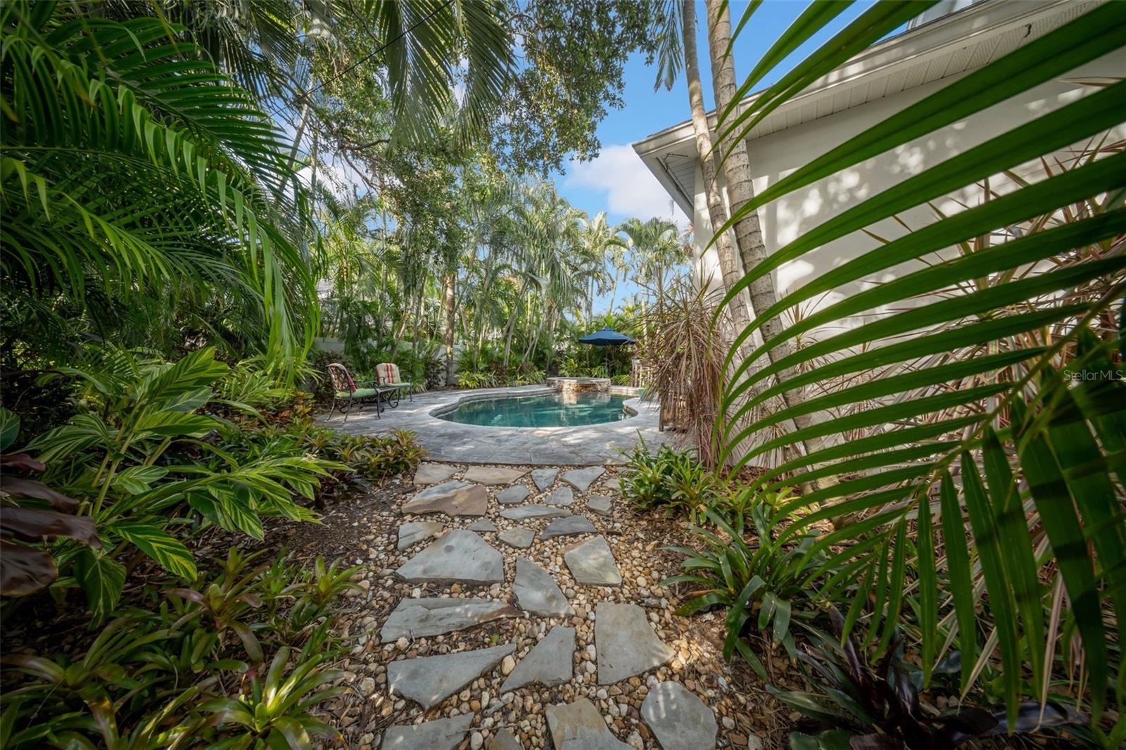 Image 33 of 86 For 3903 De Leon Street