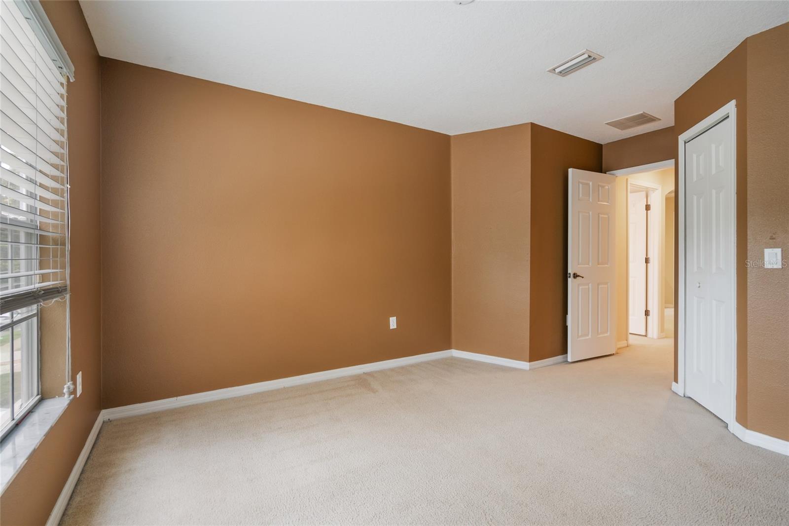 Image 18 of 33 For 11839 Castine Street