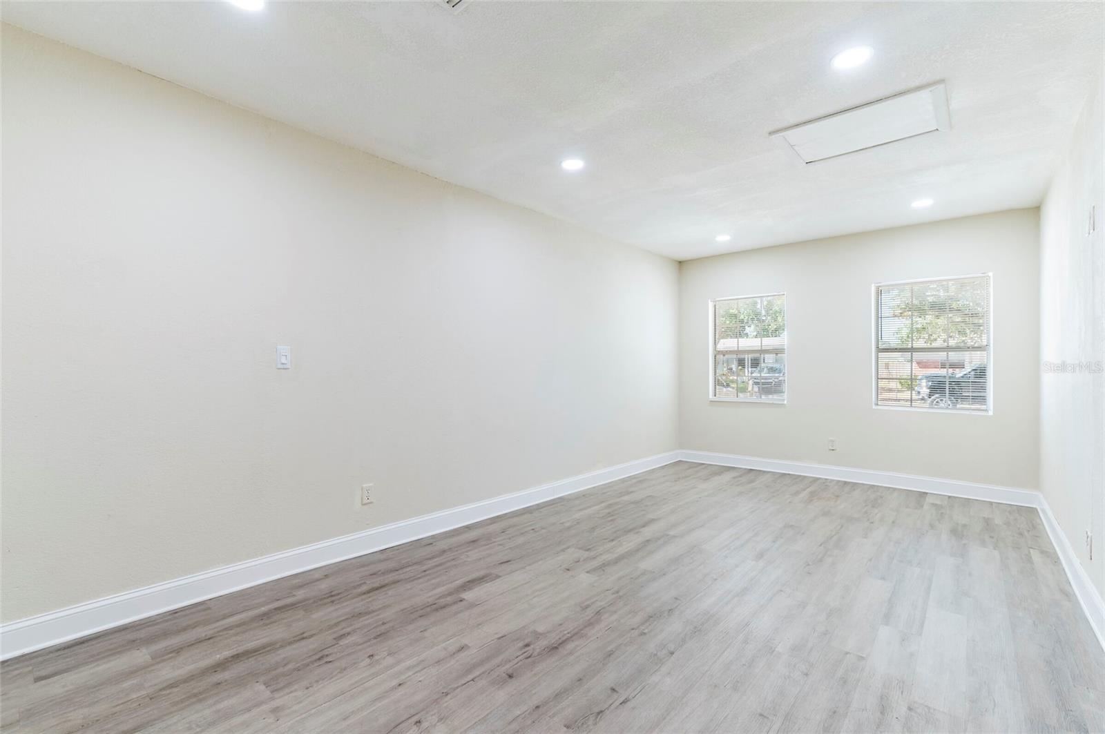 Image 11 of 33 For 2121 23rd Street Sw
