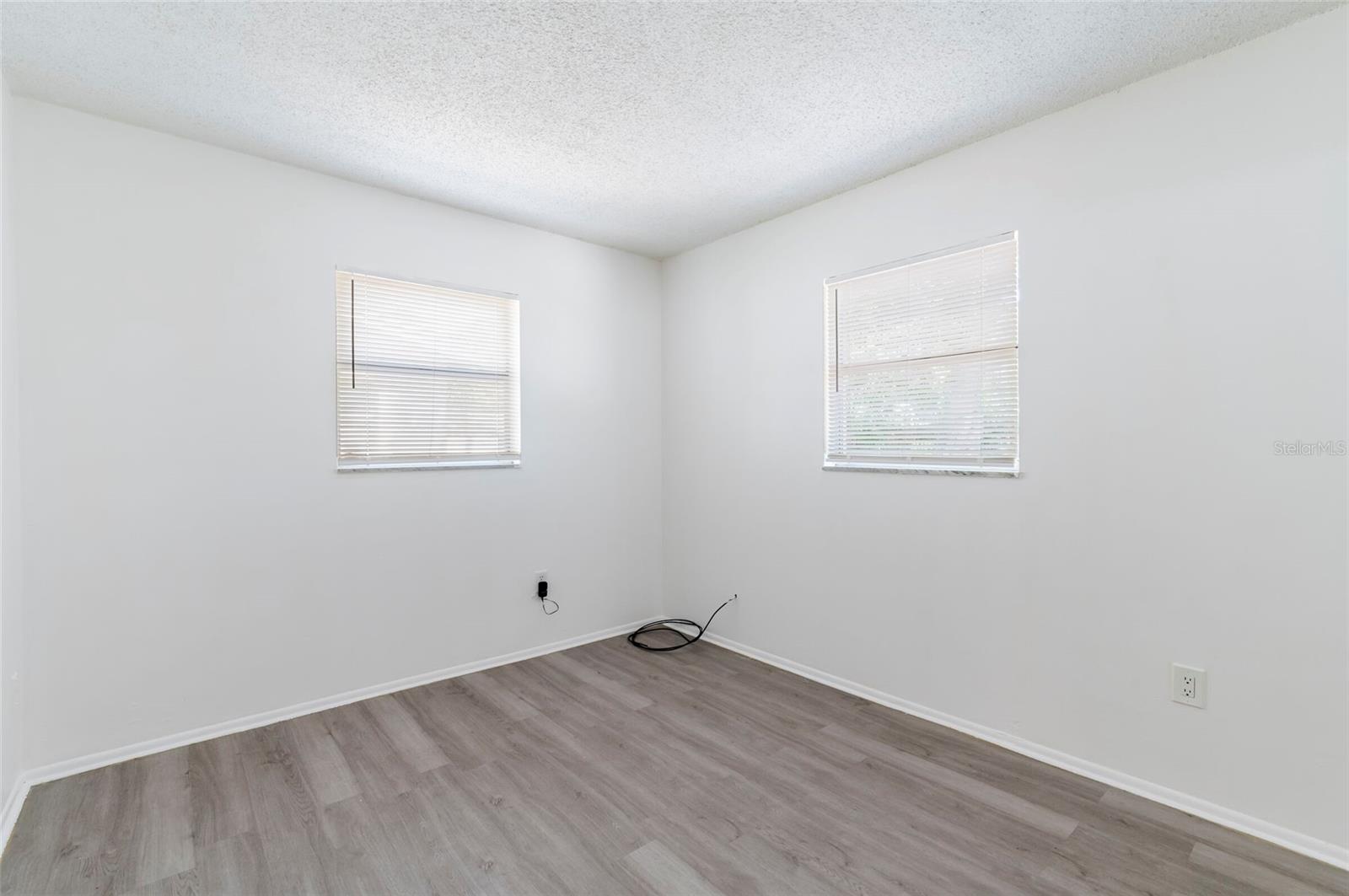 Image 18 of 33 For 2121 23rd Street Sw