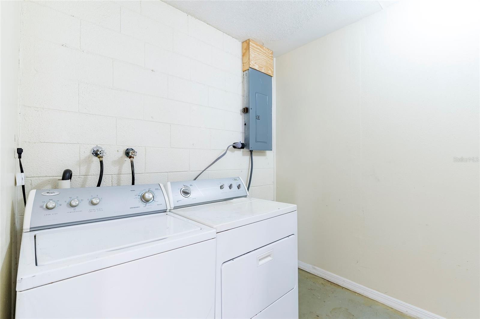 Image 29 of 33 For 2121 23rd Street Sw