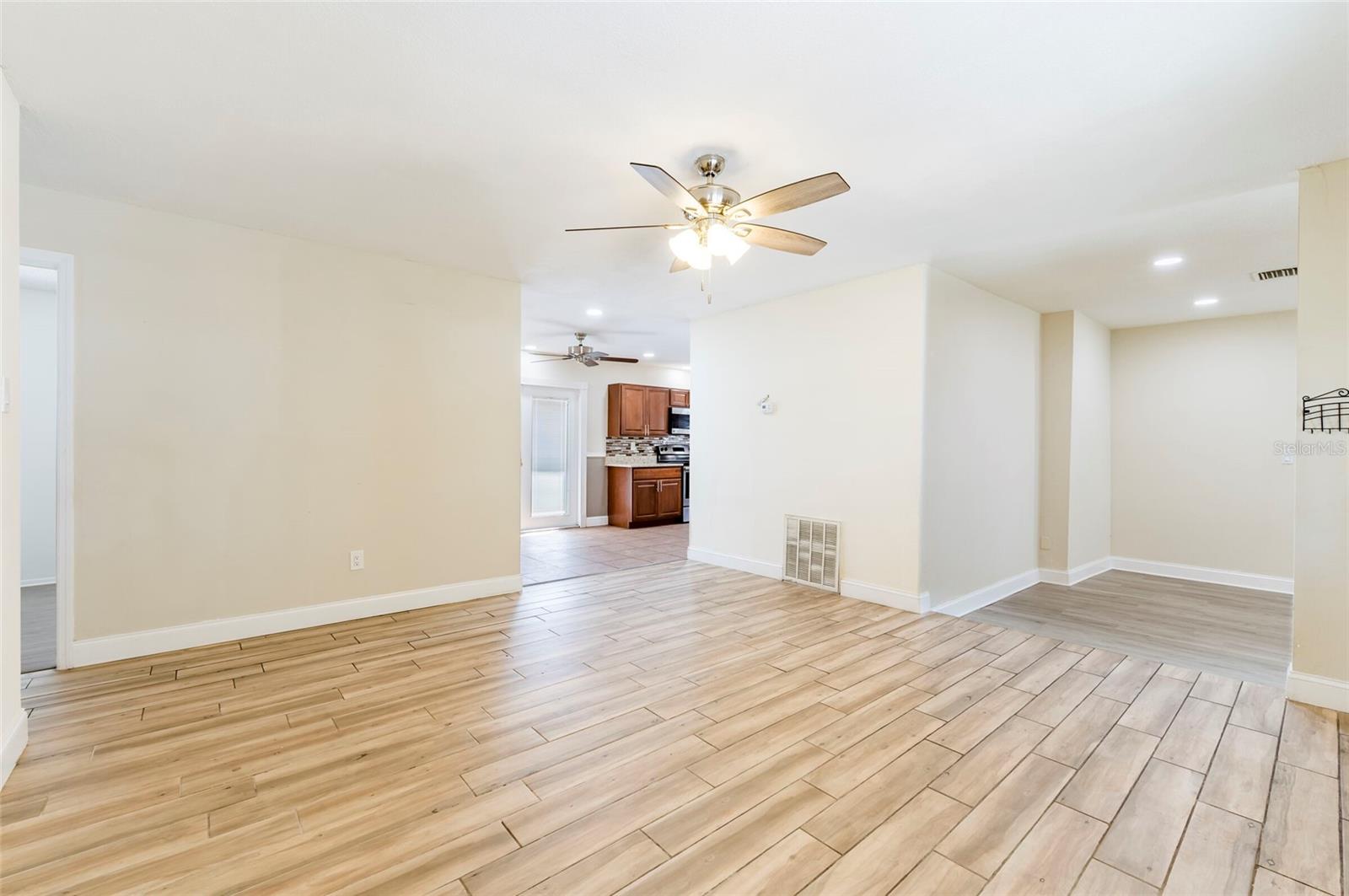 Image 7 of 33 For 2121 23rd Street Sw