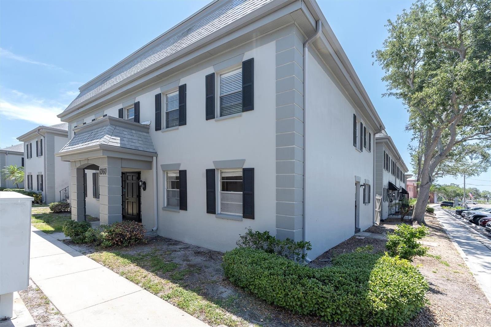 Image 2 of 17 For 6960 Sunset Drive S 2b