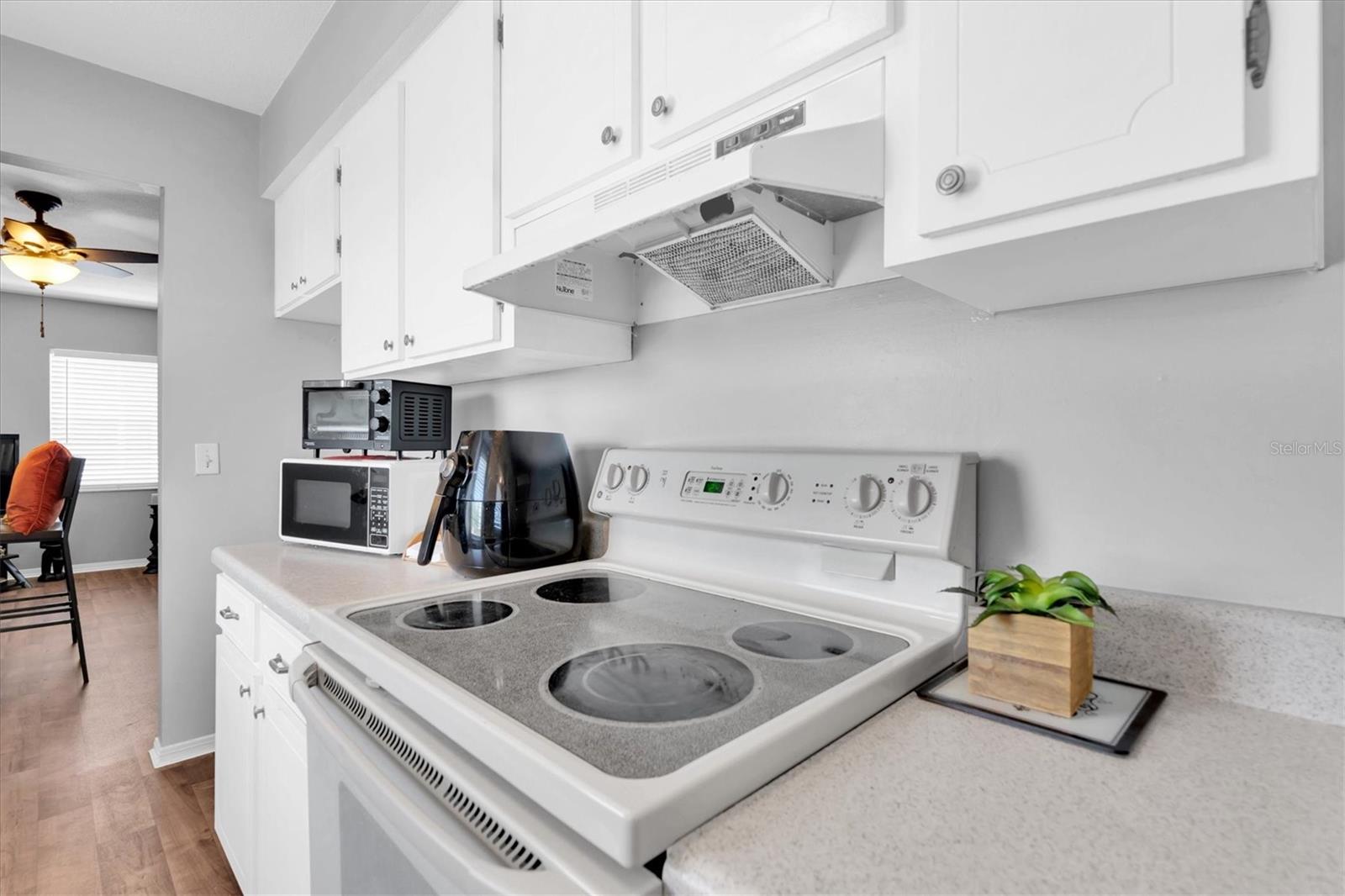 Image 6 of 17 For 6960 Sunset Drive S 2b