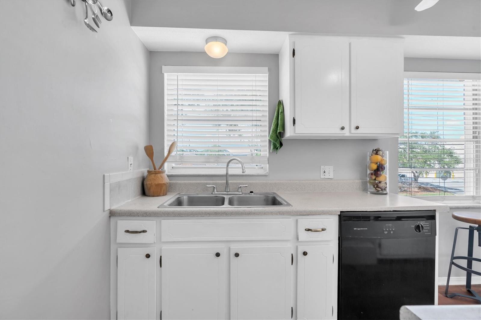 Image 7 of 17 For 6960 Sunset Drive S 2b