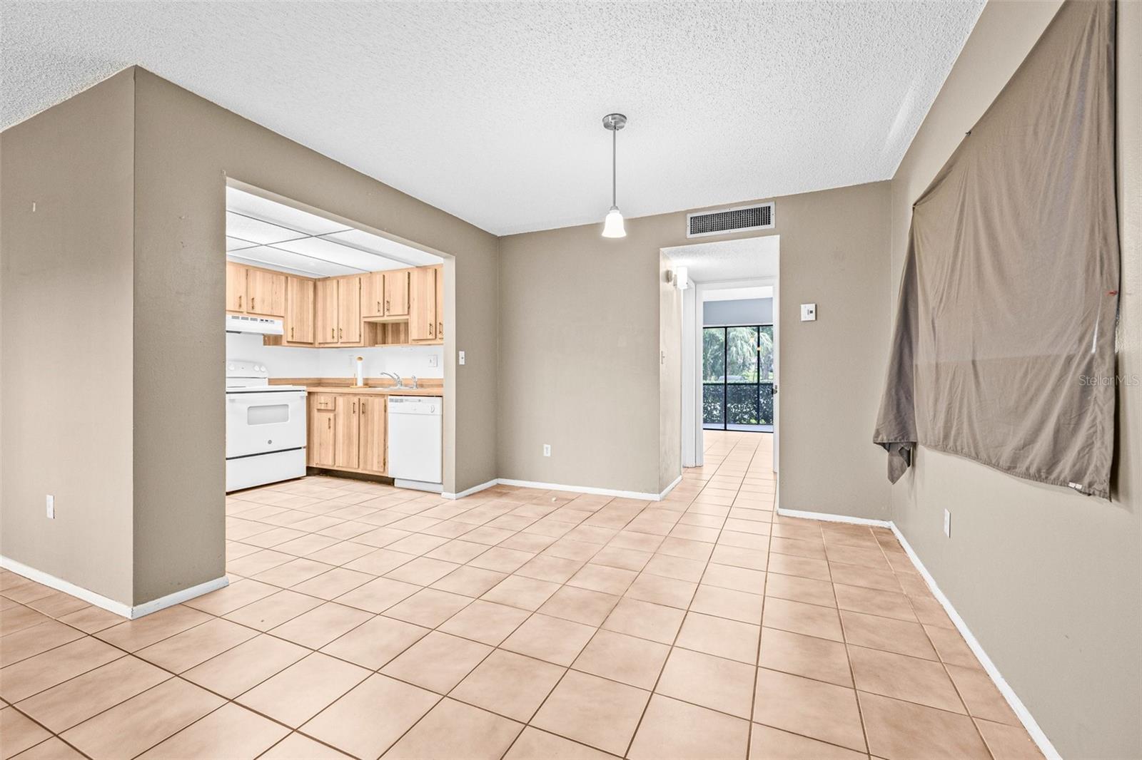 Image 8 of 24 For 11816 Raintree Lake Lane B